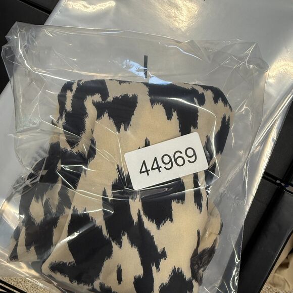 SheIn Shorts Womne S Small Beige Animal Print High Rise Hot Pants Pull On Belted - Picture 6 of 6